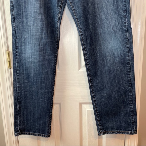 Lucky Brand 221 Original Straight Medium Wash Mens Jeans Size 36 x 32 - Picture 3 of 15